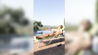 Outdoor Muscle Twink Wank by the Pool