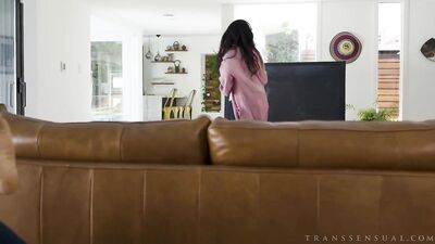 Busty Tr4nny Seduces And Fucks With The H4ndyman