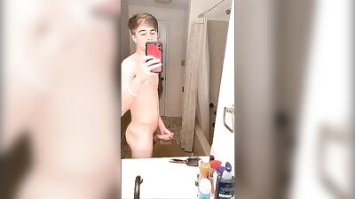 Fit College Boy Tugs Off on Cam with AI Assistance - GBT University of Iowa