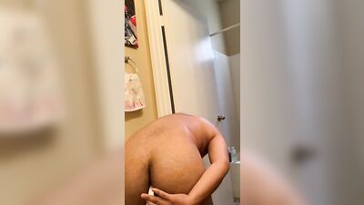 Latino Web-Cam Fetish: Jack tries to fuck himself with handle (self-insertion)