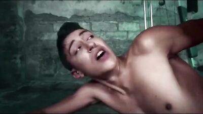 Bareback Twink Handjobs & Blowjobs