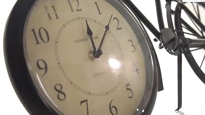 Gangbang Bareback Bonanza: Triple Dicking and Rimming with Cumshots