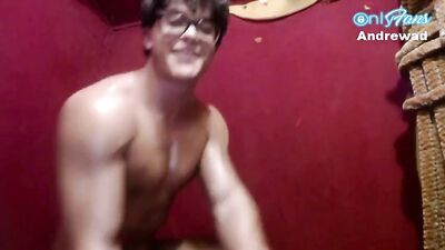 Gym jocks get fisted on camera in a hot solo web-cam show