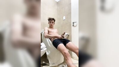 Handsome Solo Boy Webcam Jerks Off to Cumshot Action