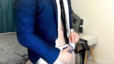 Young and Tall: A Web Cam Experience with a Blonde Twink