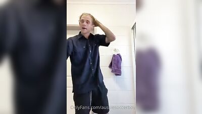 Young Blonde Muscle Dude Goes Down on His Fitness Model Friend in an Amateur Webcam Show