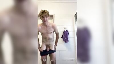 Young Blonde Muscle Dude Goes Down on His Fitness Model Friend in an Amateur Webcam Show