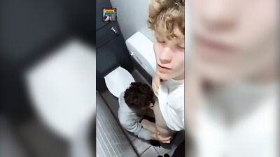 Handjob & Blowjob in the Bathroom! XZ5680