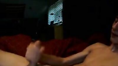 Young stud shows off his muscles in a web-cam solo