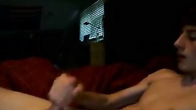 Young stud shows off his muscles in a web-cam solo