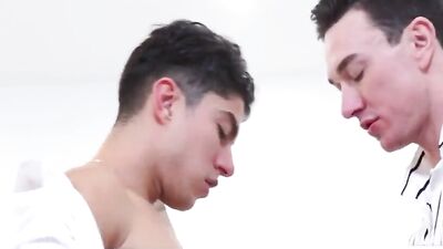 Bareback Ride with a Huge Dick: Tiny Twink Gets Ass-Fucked and Covered in Cum