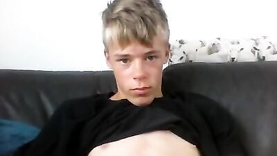 Blonde Guy Do It Again: Amateur Solo Video of a Handsome and Cute Model Boy