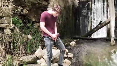 Handsome Amateurs Jerk Off in the Woodlands while Enjoying Cum Shots and Big Cocks