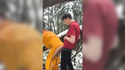 Snowy Raw Fucking: Two Hotties Bareback in the Snow 954