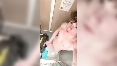 Teen Boys Cum Shot Captured on Live Webcam!