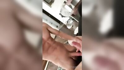 Young and Handsome: Amateur Fraternal Bareback Sexcapades with Lucas Hall and Fynn Davis