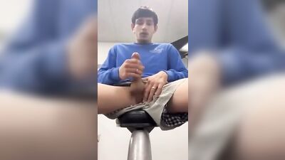 Office Cock-Sucking Served in a Creamy Sauce