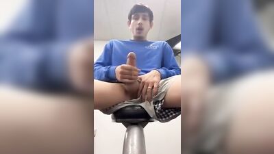 Office Cock-Sucking Served in a Creamy Sauce