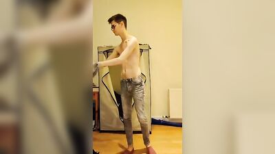 Tech-Savvy Adolescent Displays Unruly Pubes, Masturbates and Empties Cumshot