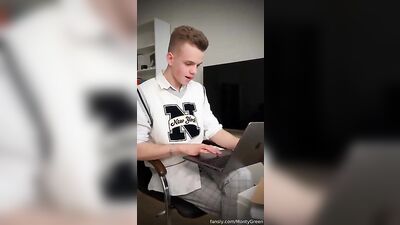 Monty Green - The After-School Wanker: An Amateurs Cumshot Adventure