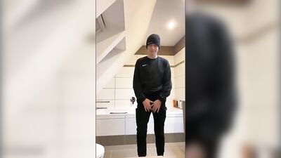 Awesome Amateur Foot Fetish with a Hotty Cumming in Socks!