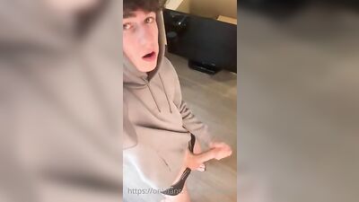 One Night Stand with an Amateur Cam Boy and His Huge Cock