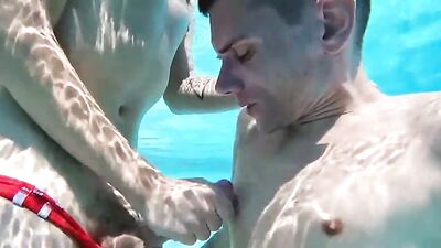Twin Twinks Get Wet and Wild in Action-Packed Underwater Sexcapade!