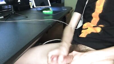 Chillin with a Wank & Cummin on the Job