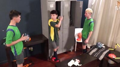 Latino Twink Threesome: Action-Packed Cumshot Party with Huge Bareback Cocks!