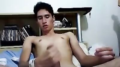 Handsome Twink Cums in Hot Amateur Solo Web-Cam Show