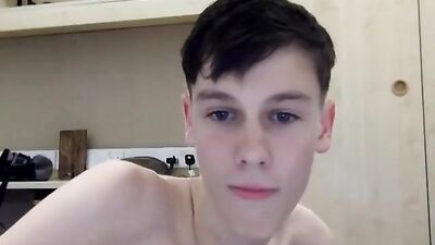 Scottish Ray: The 18-Year-Old Jerk Off Artist on His Own Amateur Webcam Show