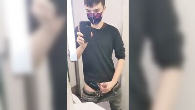 Cumming On Cam - A Young Twinks Erotic Adventure