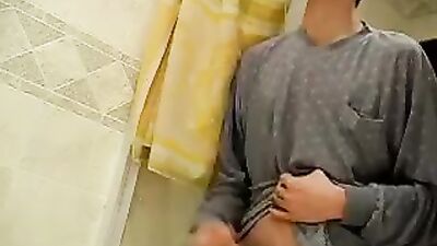 Twink Cumshot Amateur Solo Voyeur Handjob on Webcam