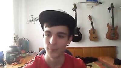 Handsome Twink Web-Cam Solo Cum Shot Show!