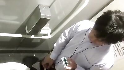 Japanese amateurs pleasuring themselves in public restrooms