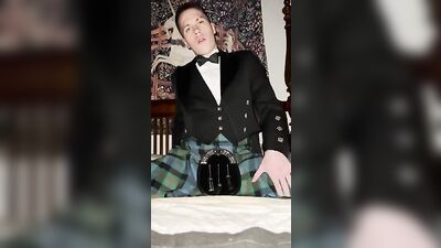 Kilted Krispy Kreme: The Scottish Fruitcake and His Cocktail