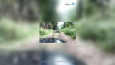 Gay Besties Share a Sweet Suck Session in the Car