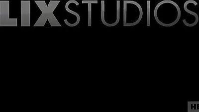 Home Room Fuck: Hot Friends Lovers Play Action with Sex Show and Bareback Ass