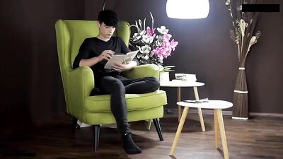 Kinky Gay Boys Take on Bareback Action with Kick-Ass Cum Shots and Intense Bondage Scenes