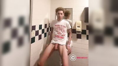 One-Handed Hand Job: A Mans Guide to Satisfying His Own Cock