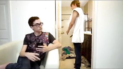 Hands-on Twink Action in the Bathroom: A Naughty Cam Show with Boyfriends