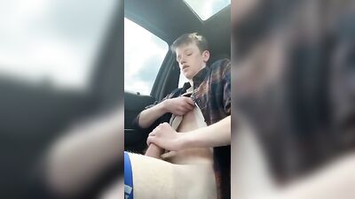 Thrilling Webcam Show with a Bodacious Blonde Twink