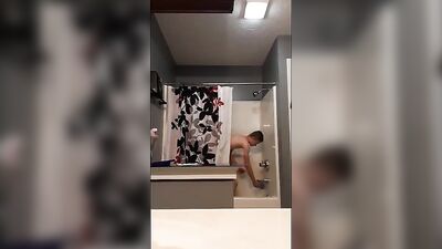 Young and Flexible - A Fresh Face in the Shower