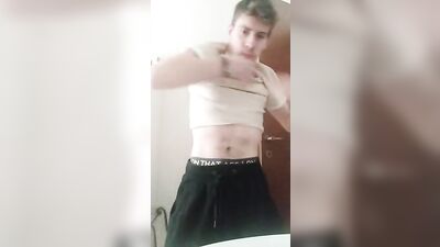 MEN IN THE BATHROOM: MENJOBS HAVE FUN WITH SOLOS, HAND JOB AND MASTURBATION SCENES