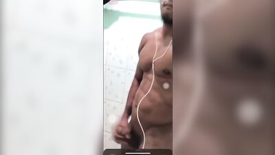 Asian Webcam - Chadd Solano in the Bathroom