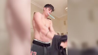 Gentlemans Hand-job Delight