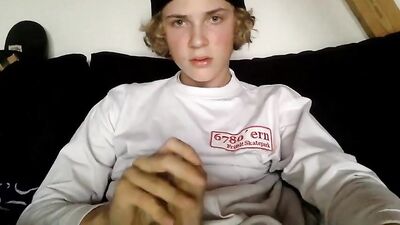 Twink on Wheels: Blonde Skater Twinks Webcam Show