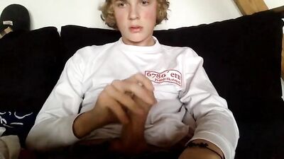 Twink on Wheels: Blonde Skater Twinks Webcam Show