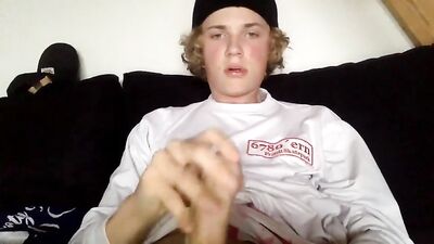 Twink on Wheels: Blonde Skater Twinks Webcam Show