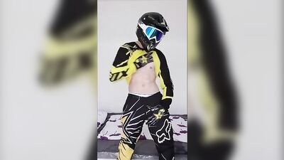 Motor Mouse Is Cumming OF557